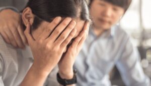 Como lidar com uma pessoa que perdeu um ente querido?